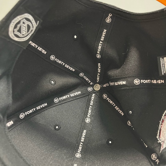 NEVER WORN Bruins NHL Hat - Picture 5 of 7